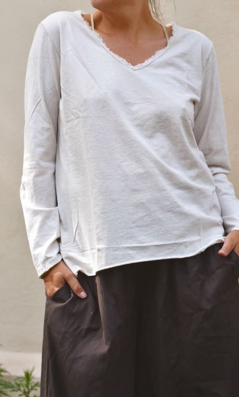 Beige - Classic V-hals Langermet T-skjorte