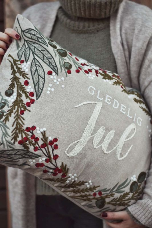 Gledelig jul Brodert Putetrekk