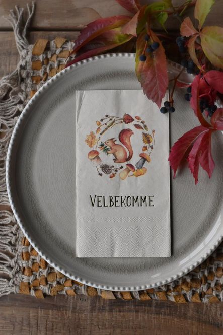 Hovedbilde Velbekomme - Ekorn Buffet ...