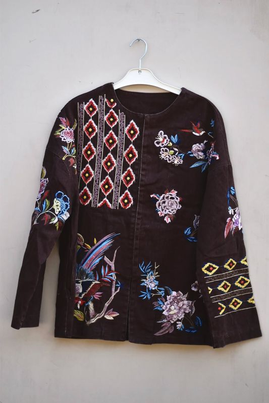 Brun - Kanvasjakke med broderier