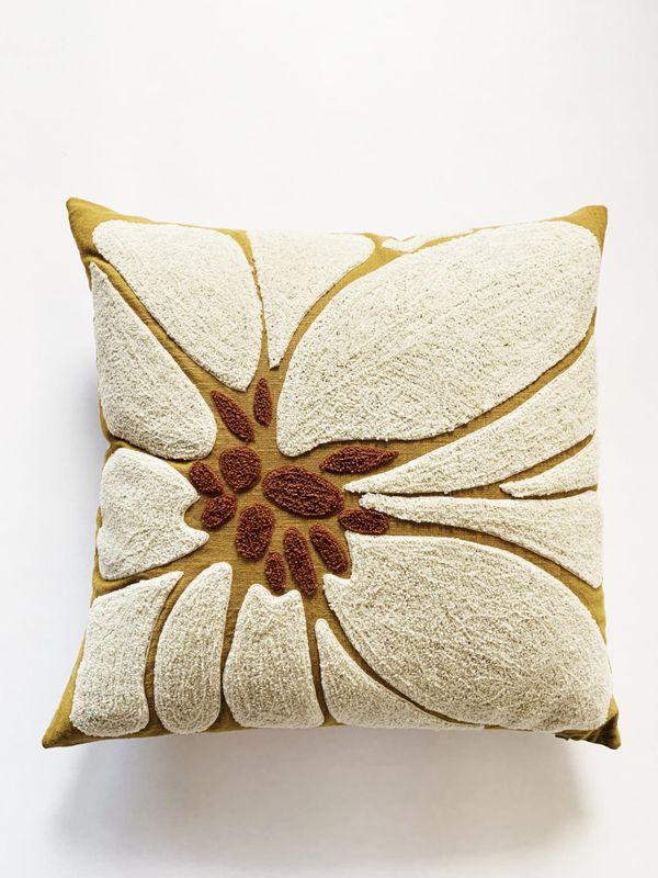 Oker - Blomst Brodert putetrekk
